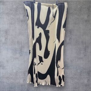 FASHION Women's Blacka and White Midi Length Skirt Size L NEW